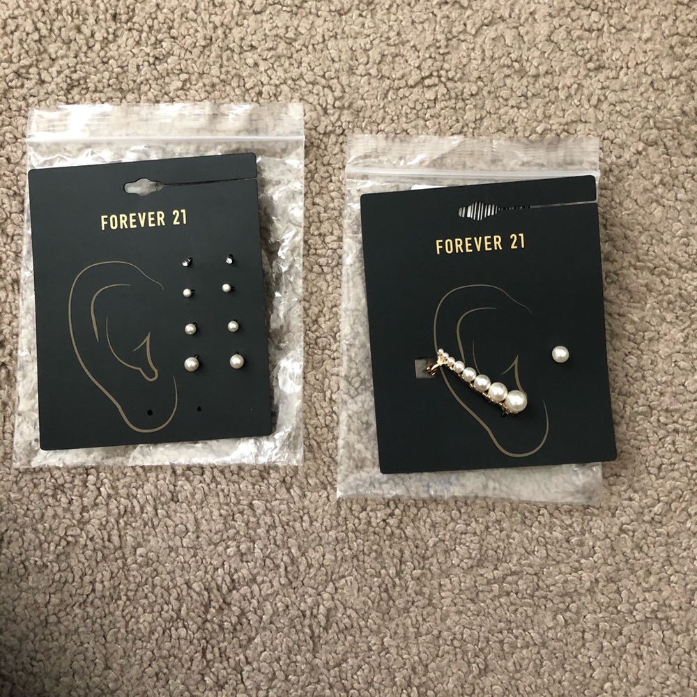 Forever 21 earrings set!
